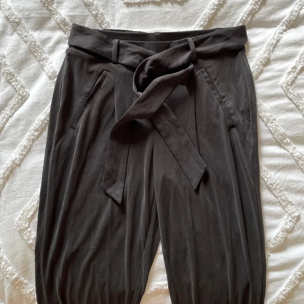 NEW WHBM High-Rise Tapered Ankle Pants - Picture 6 of 7